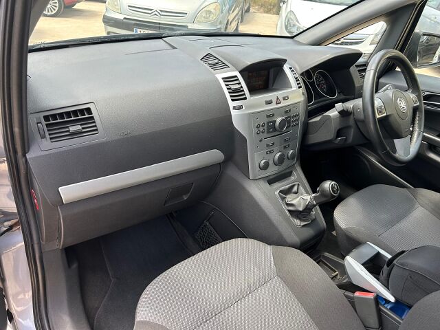 OPEL ZAFIRA DESIGN 1.6 SPANISH RHD IN SPAIN 131000 MILES 7 SEATS SUPERB 2010